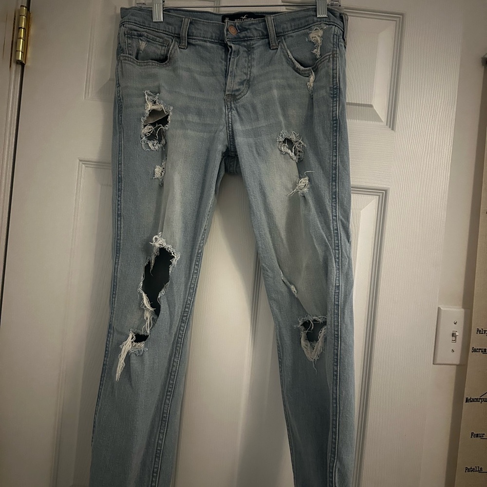 Distressed Light Blue Women's Jeans (LOW RISE)